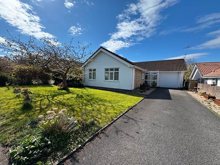 3 Bedroom Detached Bungalow For Sale In Thornbury, Nr. Bristol, BS35