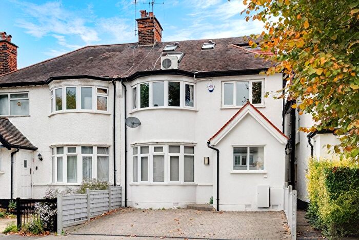 6 Bedroom Semi-Detached House For Sale In Highcroft Gardens, London, NW11
