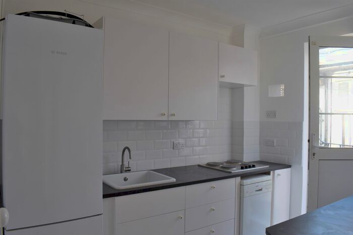 1 Bedroom Flat To Rent In Hatherley Grove, Bayswater, W2
