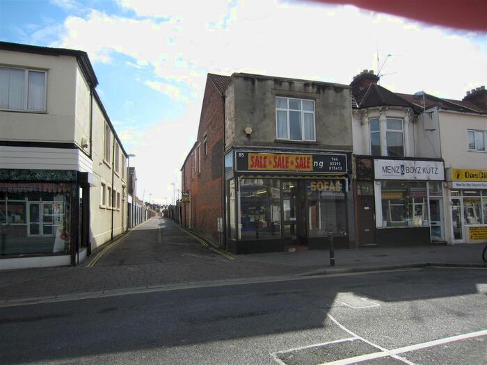 3 Bedroom Flat To Rent In Fawcett Road, Southsea, PO4