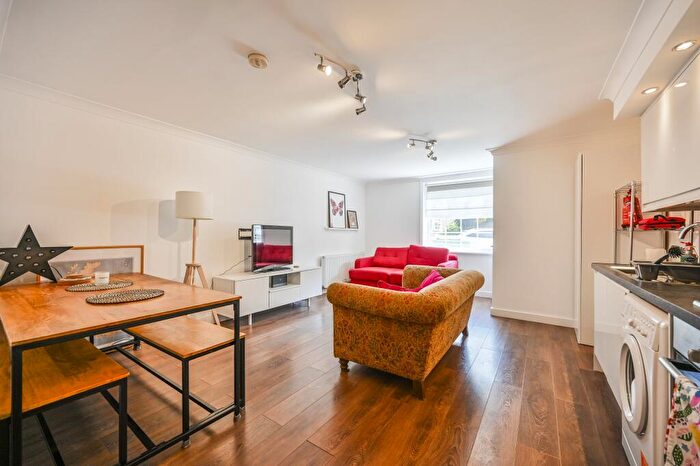 1 Bedroom Flat For Sale In Wilding Court, Eden Road, London, E17