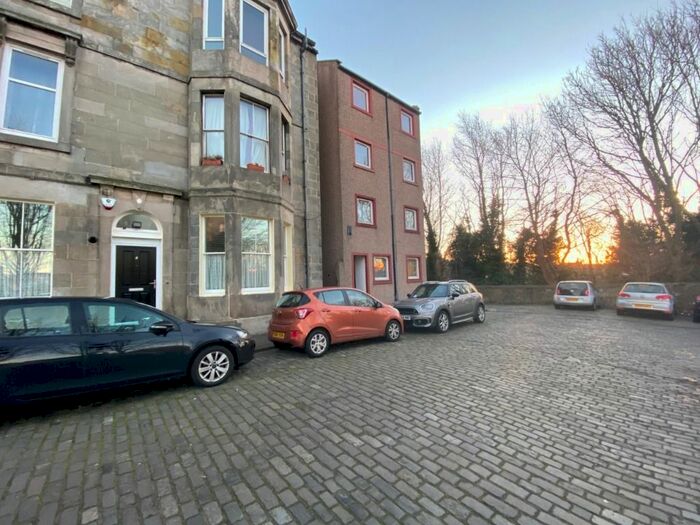 2 Bedroom Flat To Rent In Largo Place, Edinburgh EH6