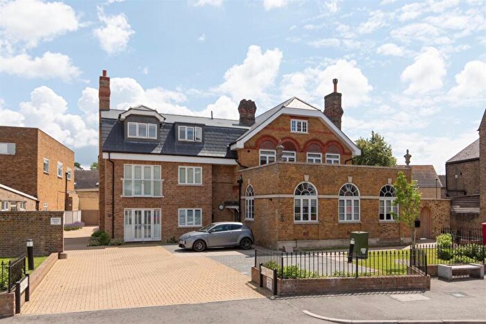 2 Bedroom Flat To Rent In Postal Close, Bexley, Kent, DA5