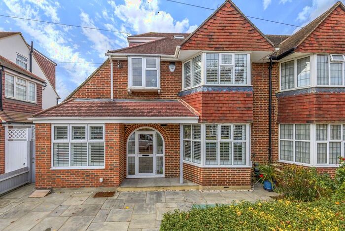 4 Bedroom Semi-Detached House To Rent In Arundel Road, Kingston Upon Thames, KT1