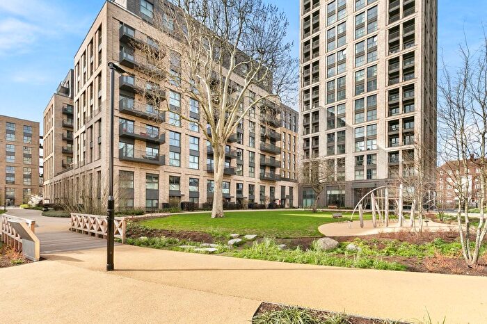 1 Bedroom Flat To Rent In Emperor Point, Dragonfly Walk, N4