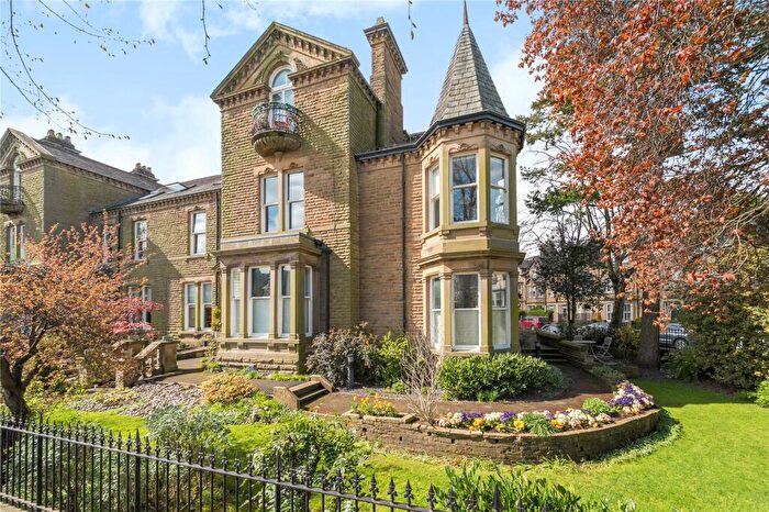 2 Bedroom Apartment For Sale In Minster View, - Leeds Road, Harrogate, HG2