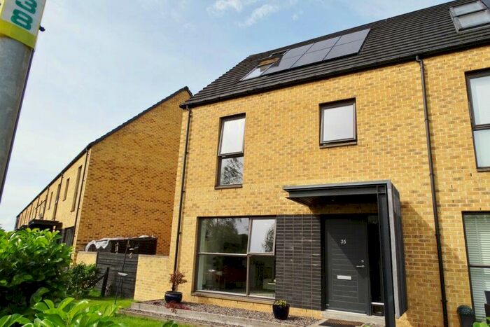 4 Bedroom House To Rent In Bed Home At Vancouver Walk Commonwealth Village, G40