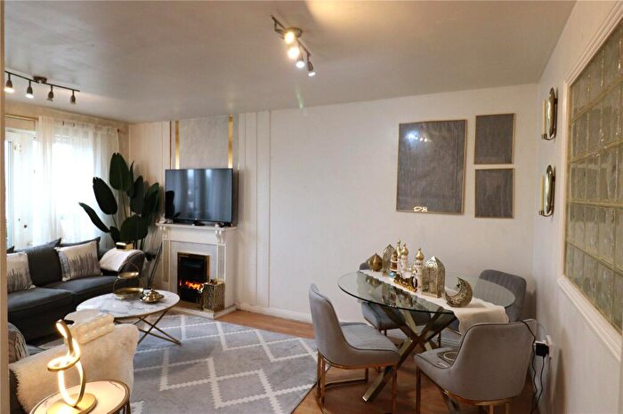 2 Bedroom Apartment To Rent In Geneva Court, Rookery Way, London, NW9