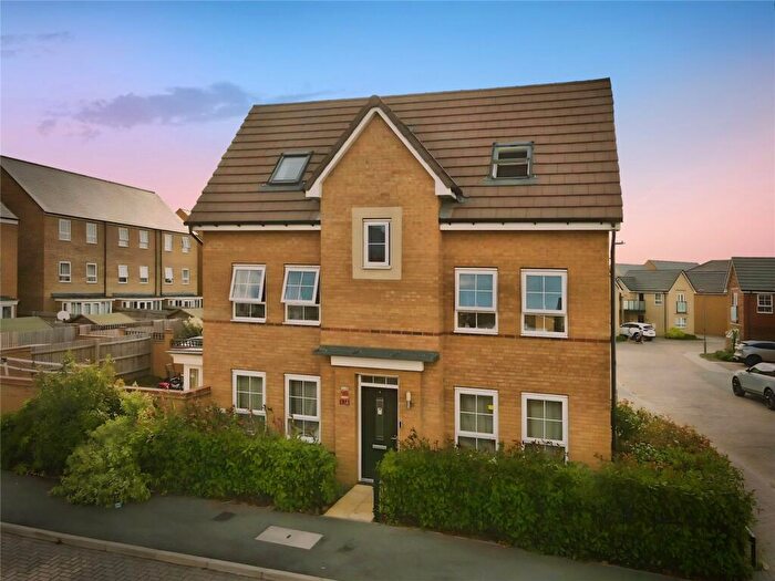 4 Bedroom Detached House For Sale In Glorious Way, Brooklands, Milton Keynes, MK10