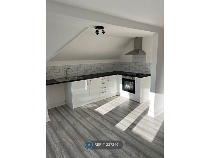 2 Bedroom Flat To Rent In Northdown Avenue, Margate, CT9