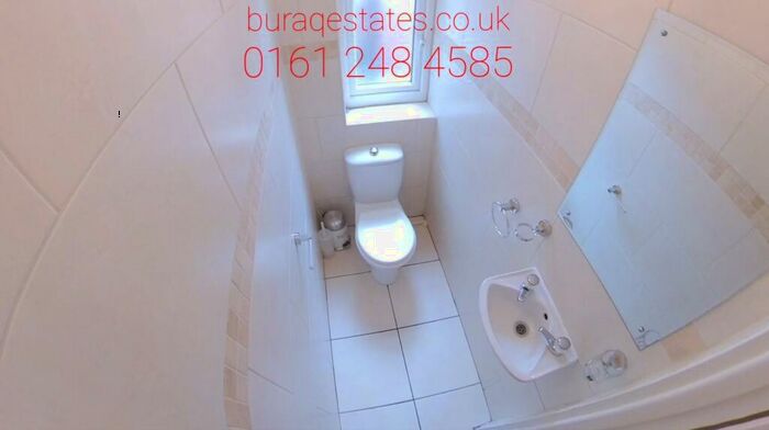 7 Bedroom Town House To Rent In Kingswood Road, Manchester, M14