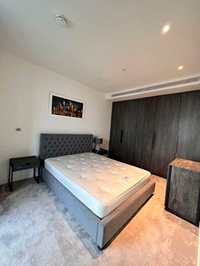 1 Bedroom Apartment To Rent In Wardian Tower, Bagshaw Building, Wards Place, Canary Wharf, South Quay, London, E14