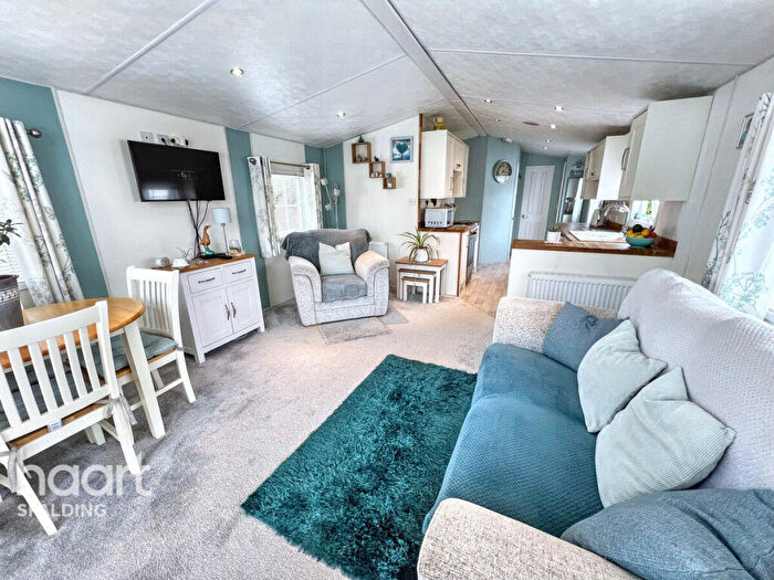 2 Bedroom Park Home For Sale In Silverhill Holiday Park, Lutton Gowts, PE12