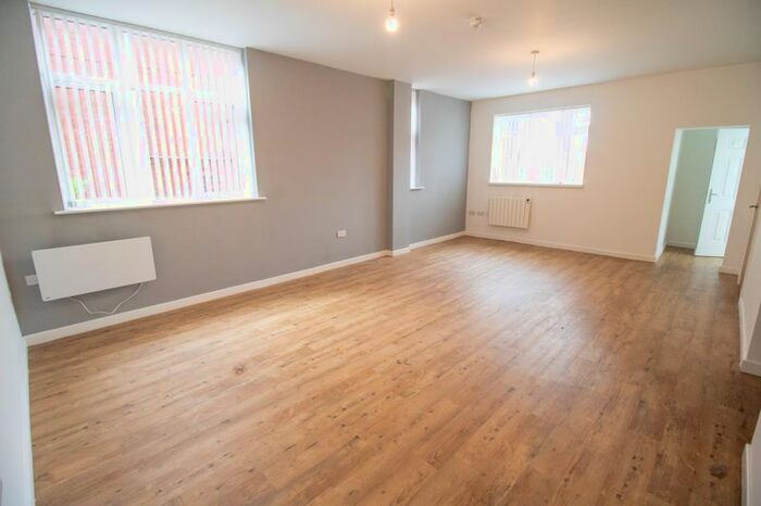 2 Bedroom Flat To Rent In Buckley Lane, Farnworth, Bolton, BL4