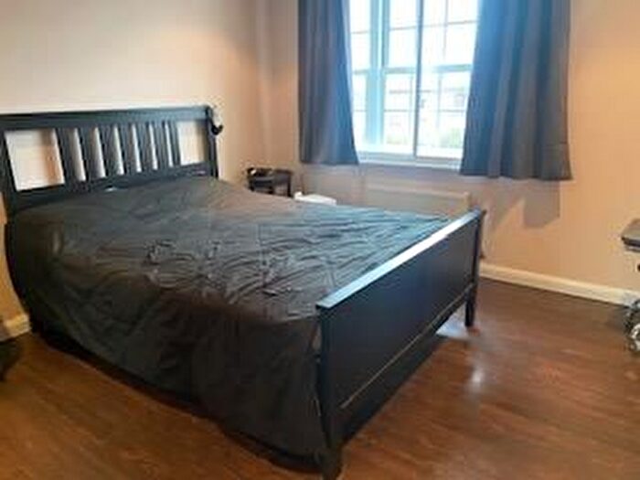 1 Bedroom Flat To Rent In Cedar Terrace, Richmond, TW9