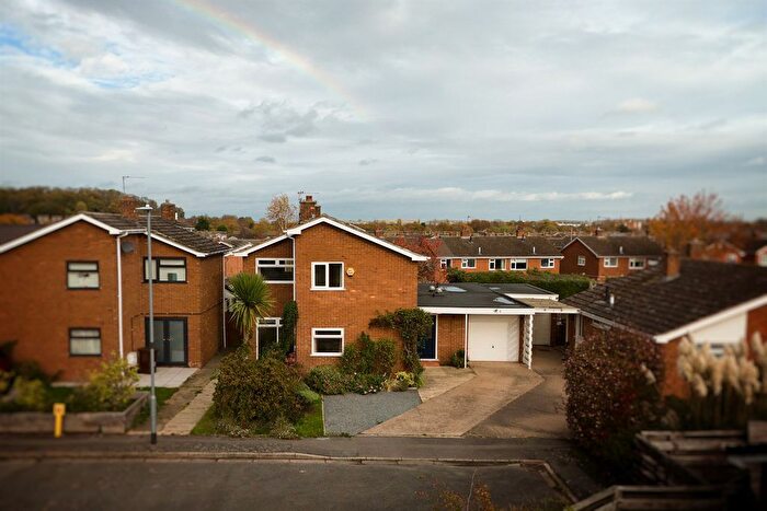5 Bedroom Semi Detached House To Rent In Woburn Close, Loughborough, LE11
