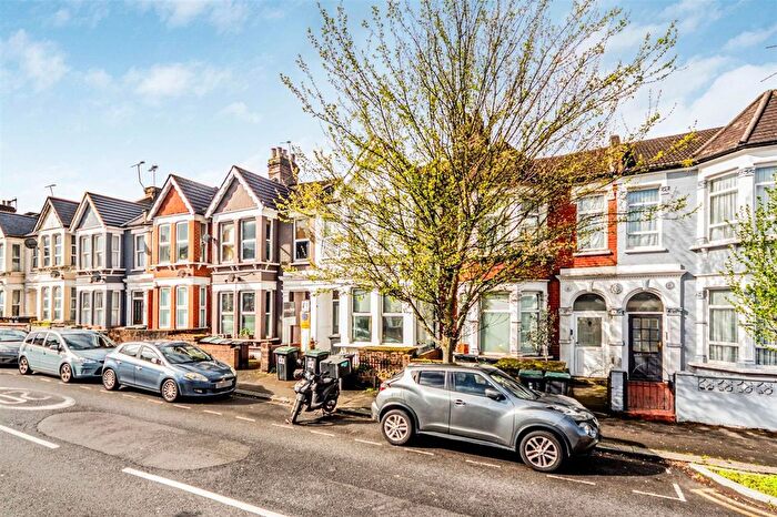 1 Bedroom Flat For Sale In Wightman Road, London, N4