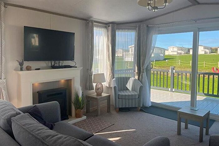 2 Bedroom Mobile/park Home For Sale In Maer Lane, Bude, EX23