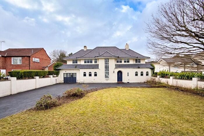 4 Bedroom Semi Detached House To Rent In Thornton Grove, Pinner, Greater London, HA5