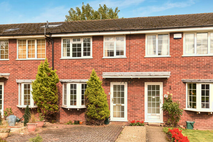 2 Bedroom Terraced House To Rent In Elm Tree Close, Littlemore, OX4