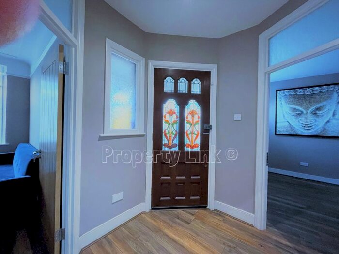 3 Bedroom Bungalow To Rent In Waterloo Road, Ilford IG6