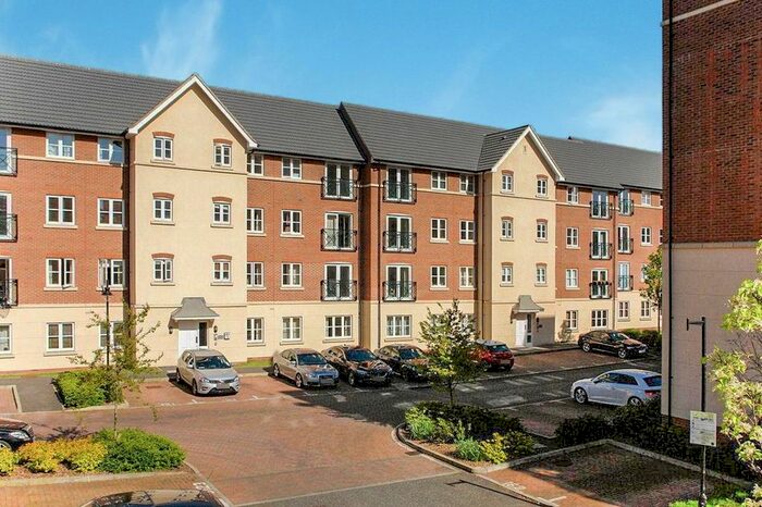 2 Bedroom Flat To Rent In Viridian Square, Aylesbury, HP21