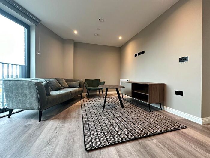 2 Bedroom Flat To Rent In Springwell Gardens, Leeds City Centre, LS12