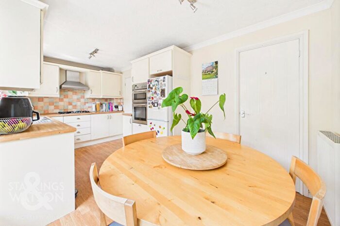 3 Bedroom Semi-Detached House For Sale In Fletcher Way, Acle, Norwich, NR13