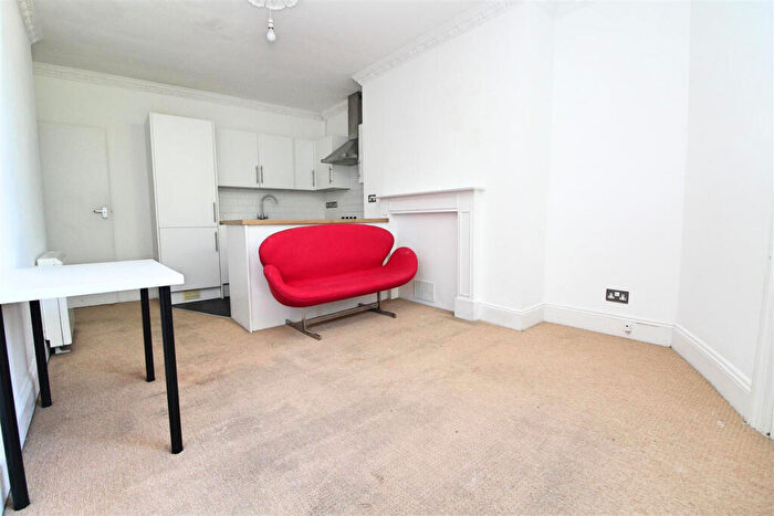 1 Bedroom Apartment For Sale In Brunswick Road, Hove, BN3