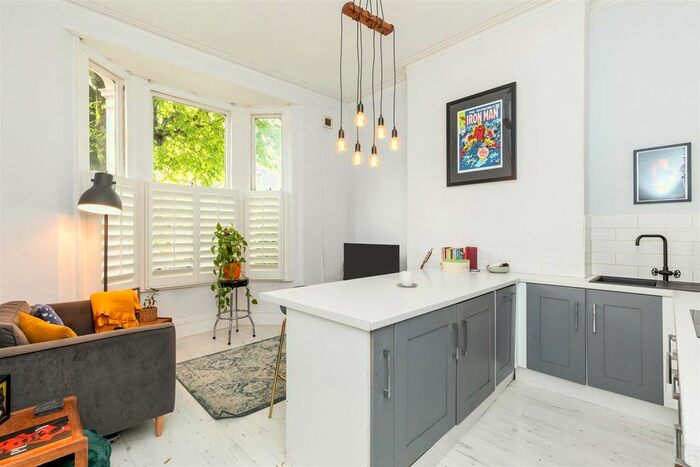 2 Bedroom Flat To Rent In Goldstone Villas, Hove, Sussex, BN3