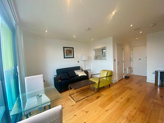 1 Bedroom Flat To Rent In Station Road, Hayes, UB3