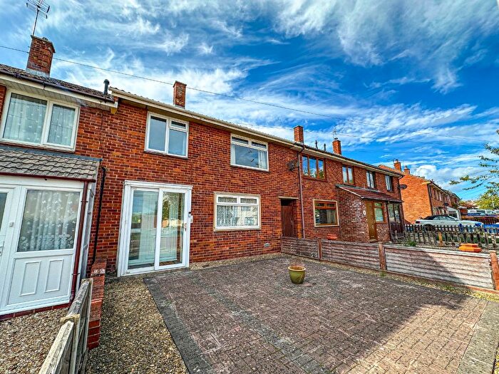 3 Bedroom Terraced House For Sale In Eastwick Road, Taunton, Somerset - No Chain!, TA2
