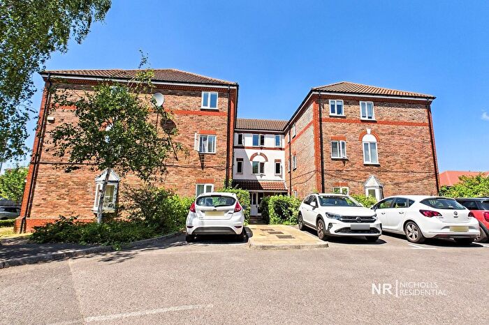 1 Bedroom Flat For Sale In Rembrandt Court, Ewell, Surrey., KT19