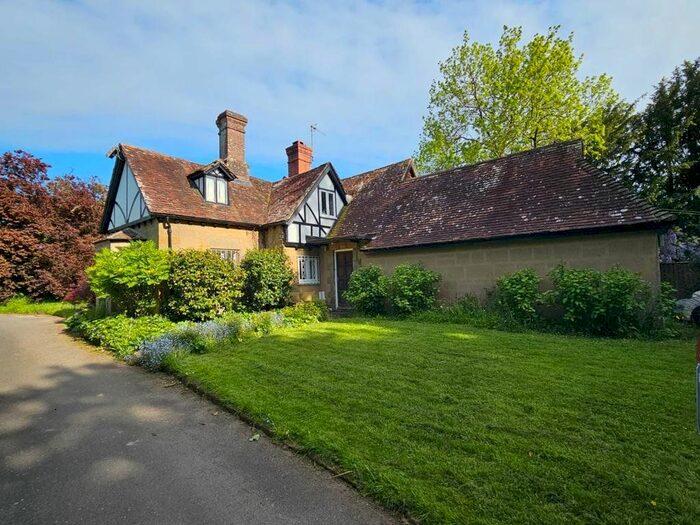3 Bedroom Detached House For Sale In Bird In Hand Street, Groombridge, Tunbridge Wells, Kent, TN3