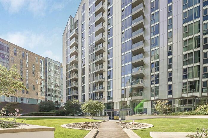 2 Bedroom Flat For Sale In Riverside Quarter, Wandsworth, SW18