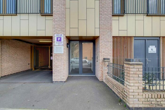 2 Bedroom Flat To Rent In Shipman Road, Canary Wharf, London, E16