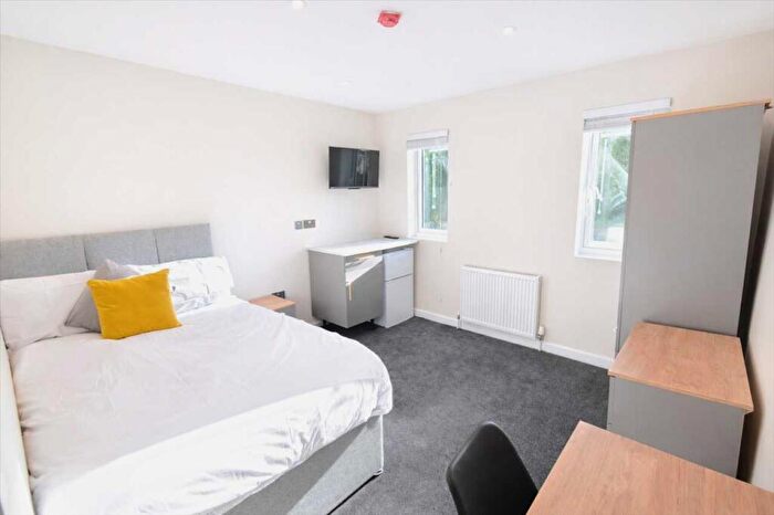 Studio To Rent In The Brent, Room, Dartford, DA1