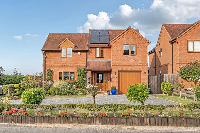 4 Bedroom Detached House For Sale In Marston Hill, Oving, HP22