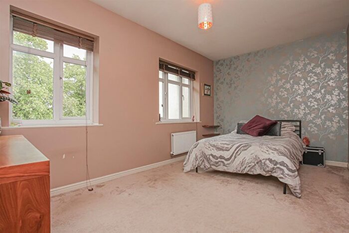 2 Bedroom Flat To Rent In Penlon Place, Abingdon, OX14