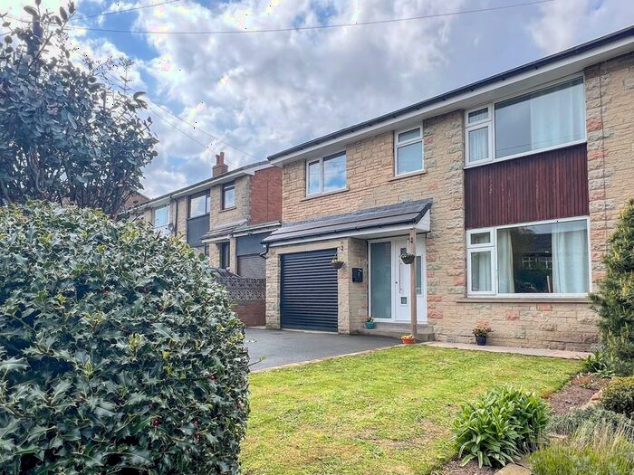 4 Bedroom Semi-Detached House For Sale In Town Moor Lane, Thurstonland, Huddersfield, HD4