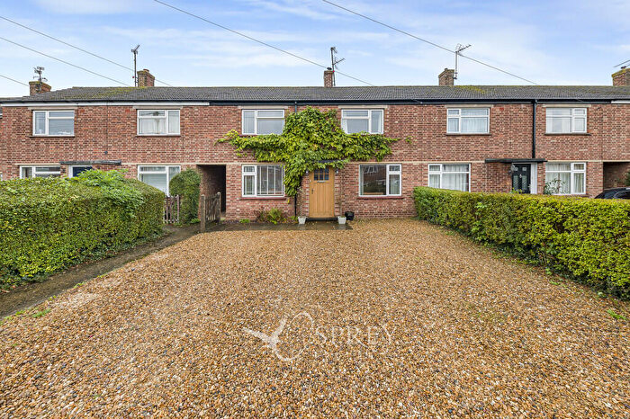 3 Bedroom Terraced House For Sale In Willoughby Road, Stamford, PE9