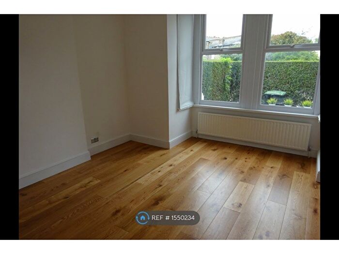 1 Bedroom Flat To Rent In Palmers Green, London, N13