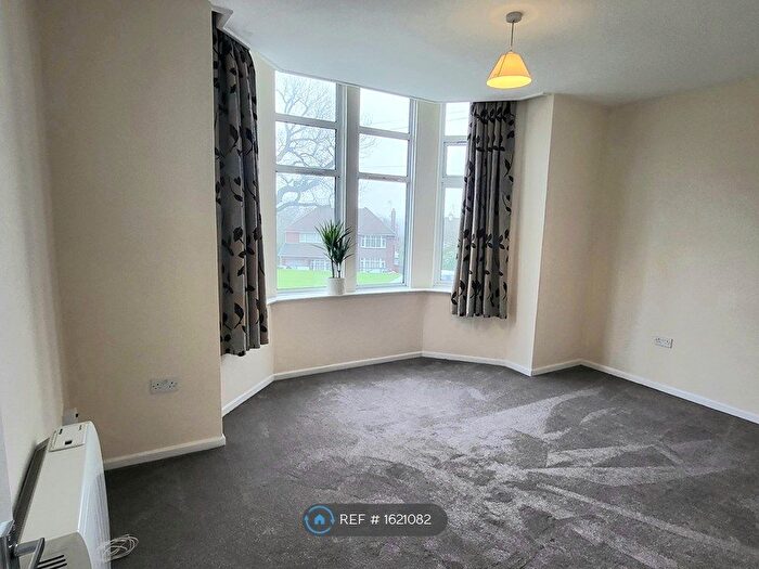 2 Bedroom Flat To Rent In Oakley House, Bromsgrove, B60