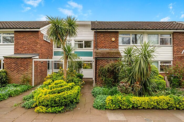 3 Bedroom Terraced House For Sale In Ashburnham Road, Richmond, TW10