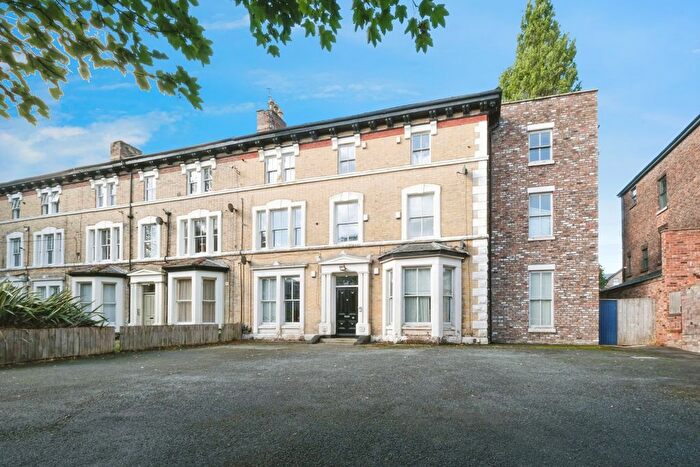 2 Bedroom Flat For Sale In Parkfield Road, Aigburth, Liverpool, Merseyside, L17