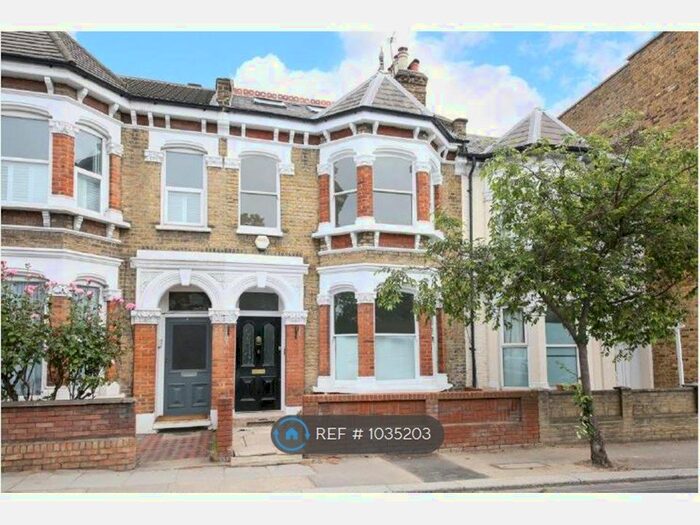 2 Bedroom Flat To Rent In East Dulwich Grove, London, SE22
