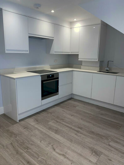 1 Bedroom Apartment To Rent In Moorgate Court, Station Road, N11