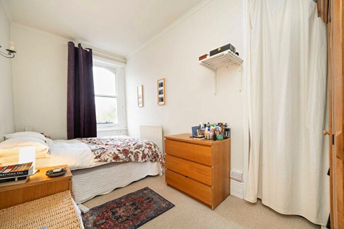1 Bedroom Flat For Sale In Gwendwr Road, London, W14