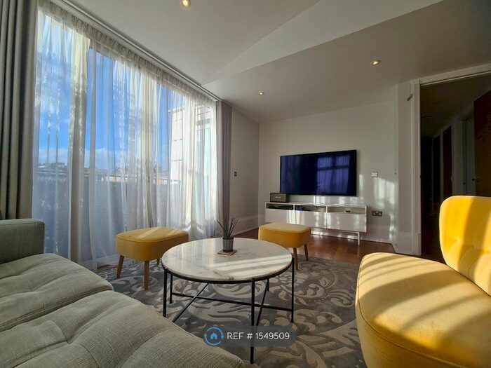 2 Bedroom Flat To Rent In The Atrium, Buckhurst Hill, IG9