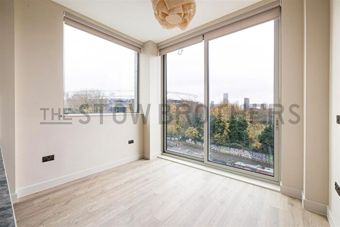 2 Bedroom Flat To Rent In Bridle House, Stables Yard, London, E3